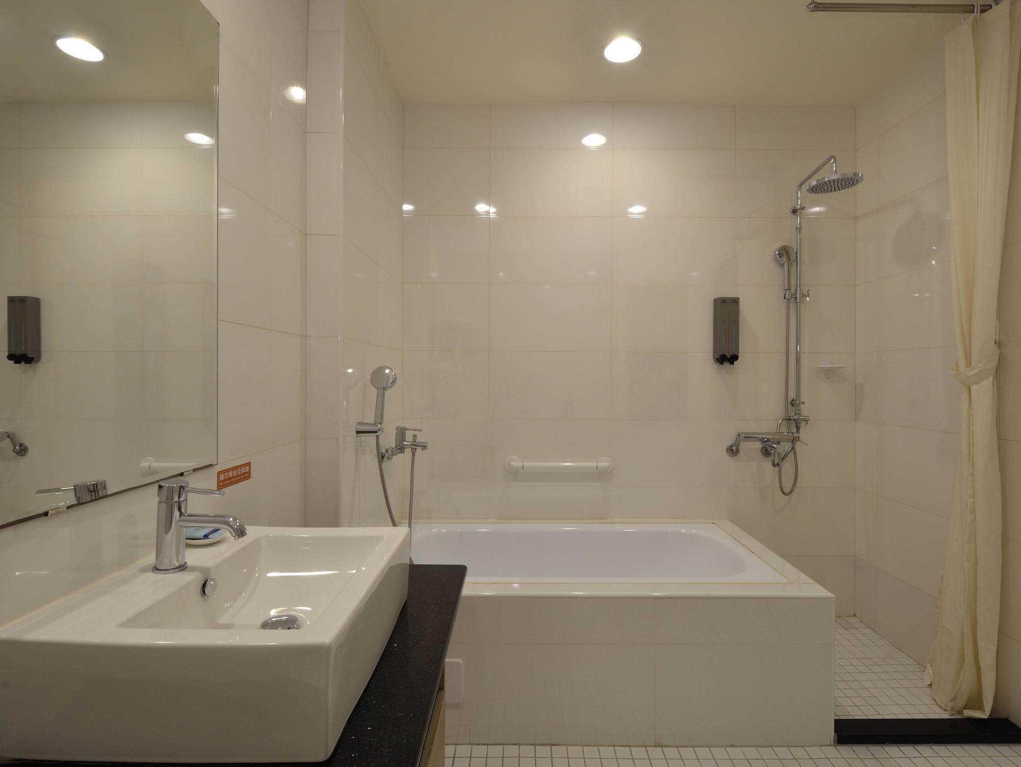 Fupin Hotel Kota Hualien Bagian luar foto