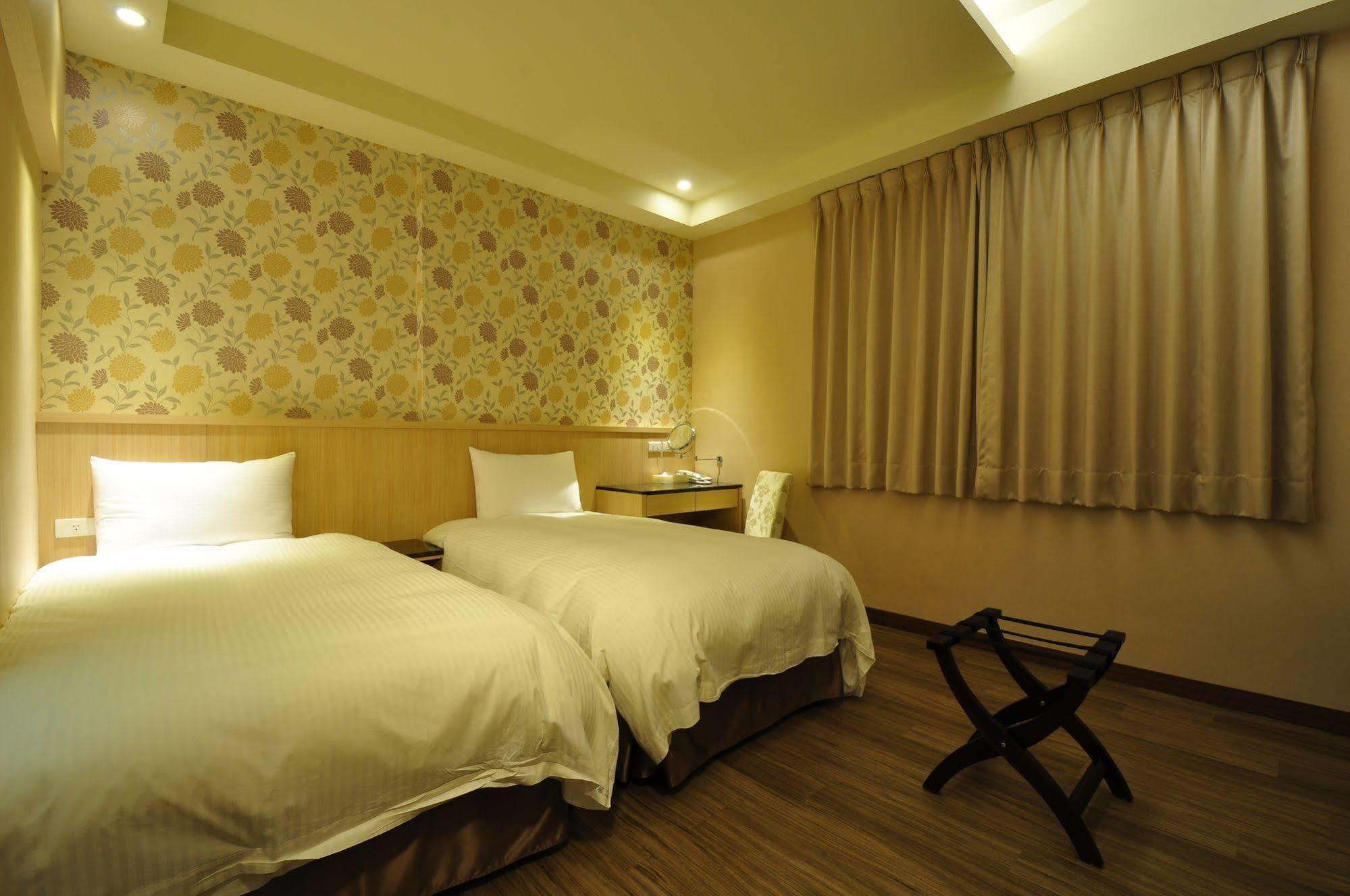 Fupin Hotel Kota Hualien Bagian luar foto