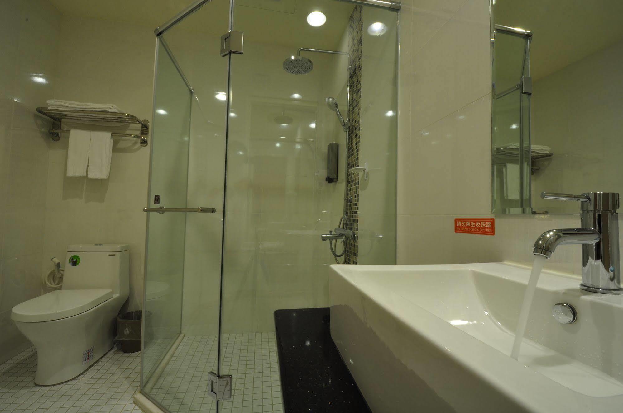 Fupin Hotel Kota Hualien Bagian luar foto