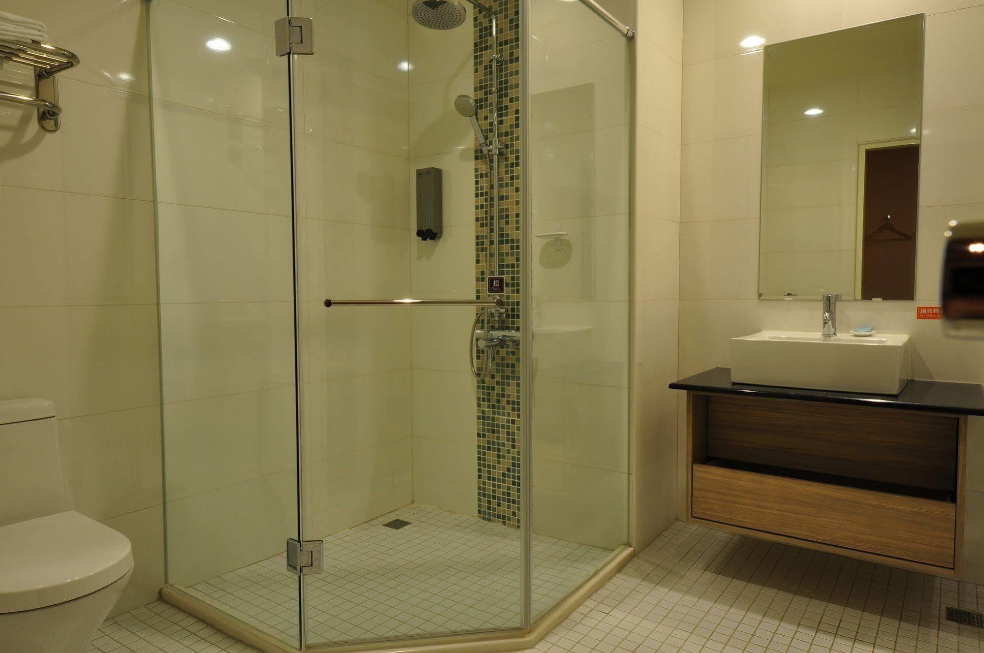 Fupin Hotel Kota Hualien Bagian luar foto