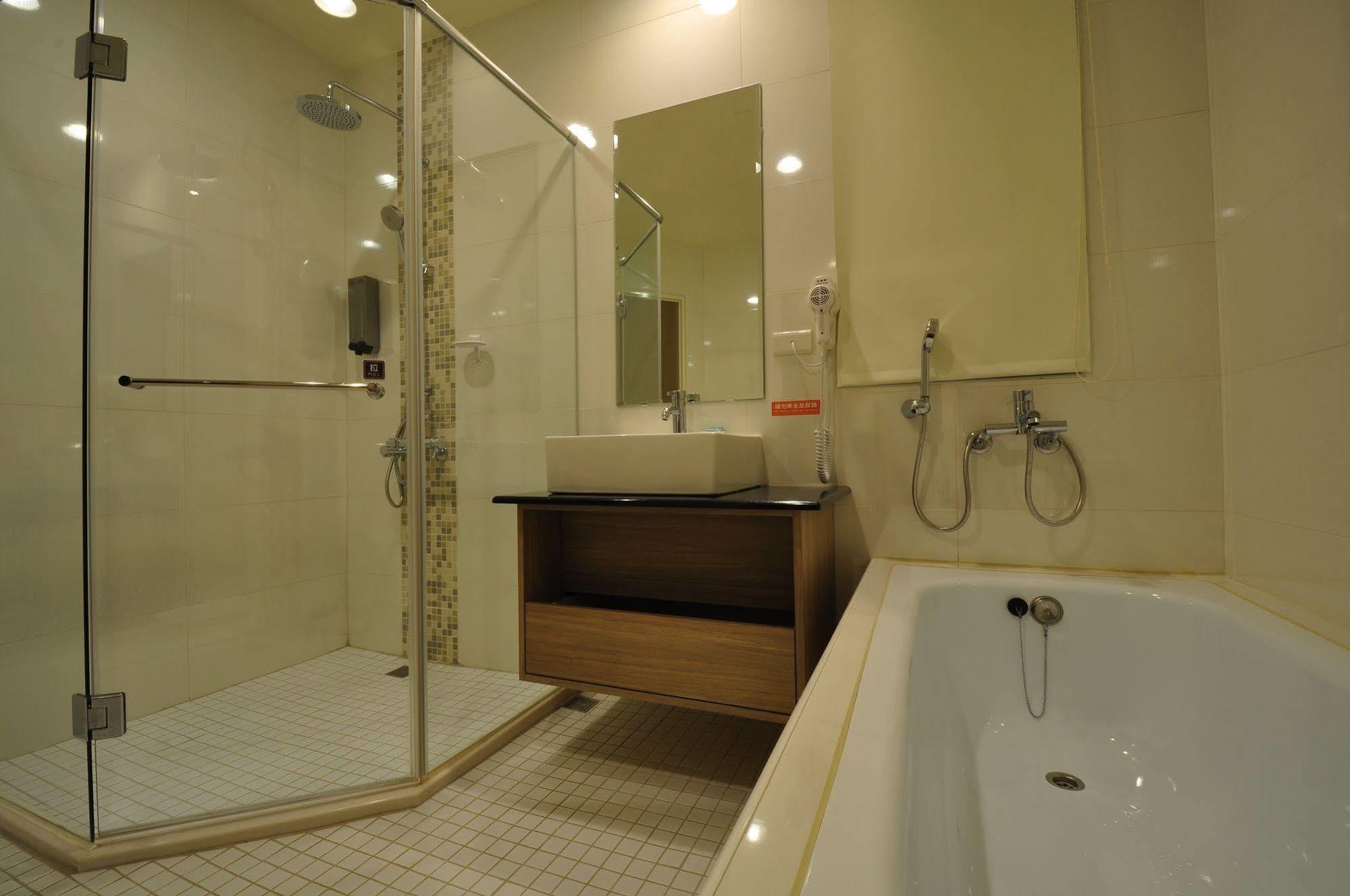 Fupin Hotel Kota Hualien Bagian luar foto