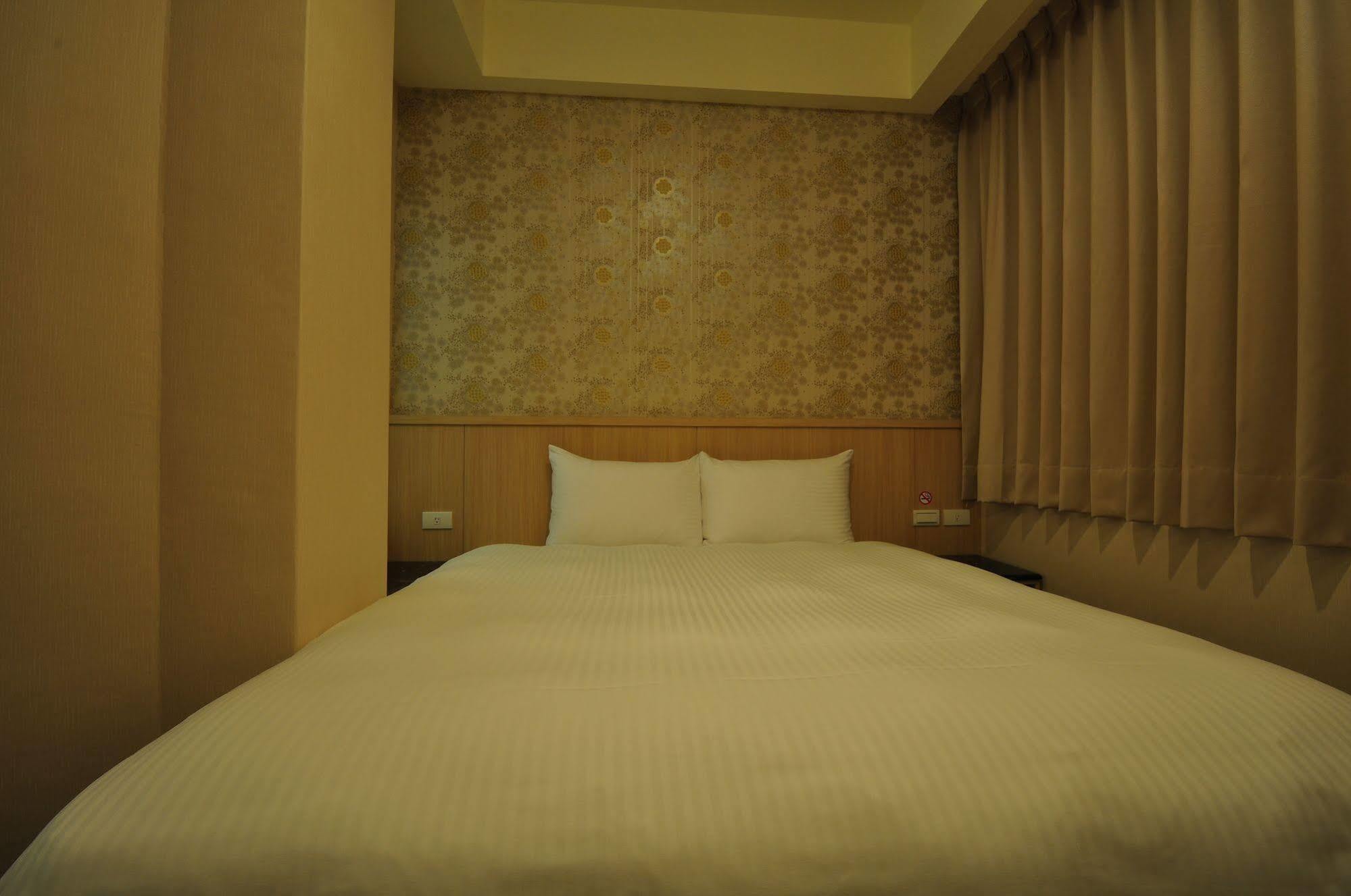 Fupin Hotel Kota Hualien Bagian luar foto