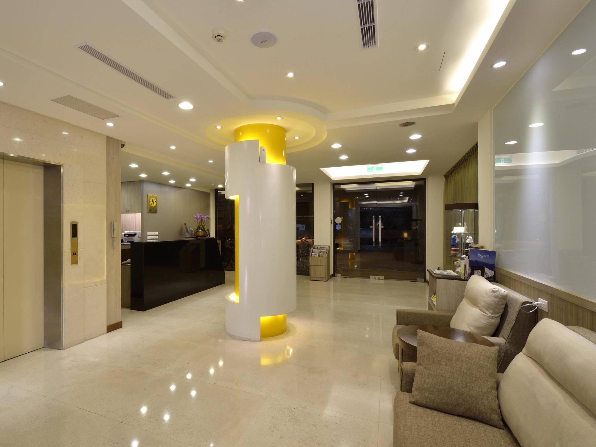 Fupin Hotel Kota Hualien Bagian luar foto