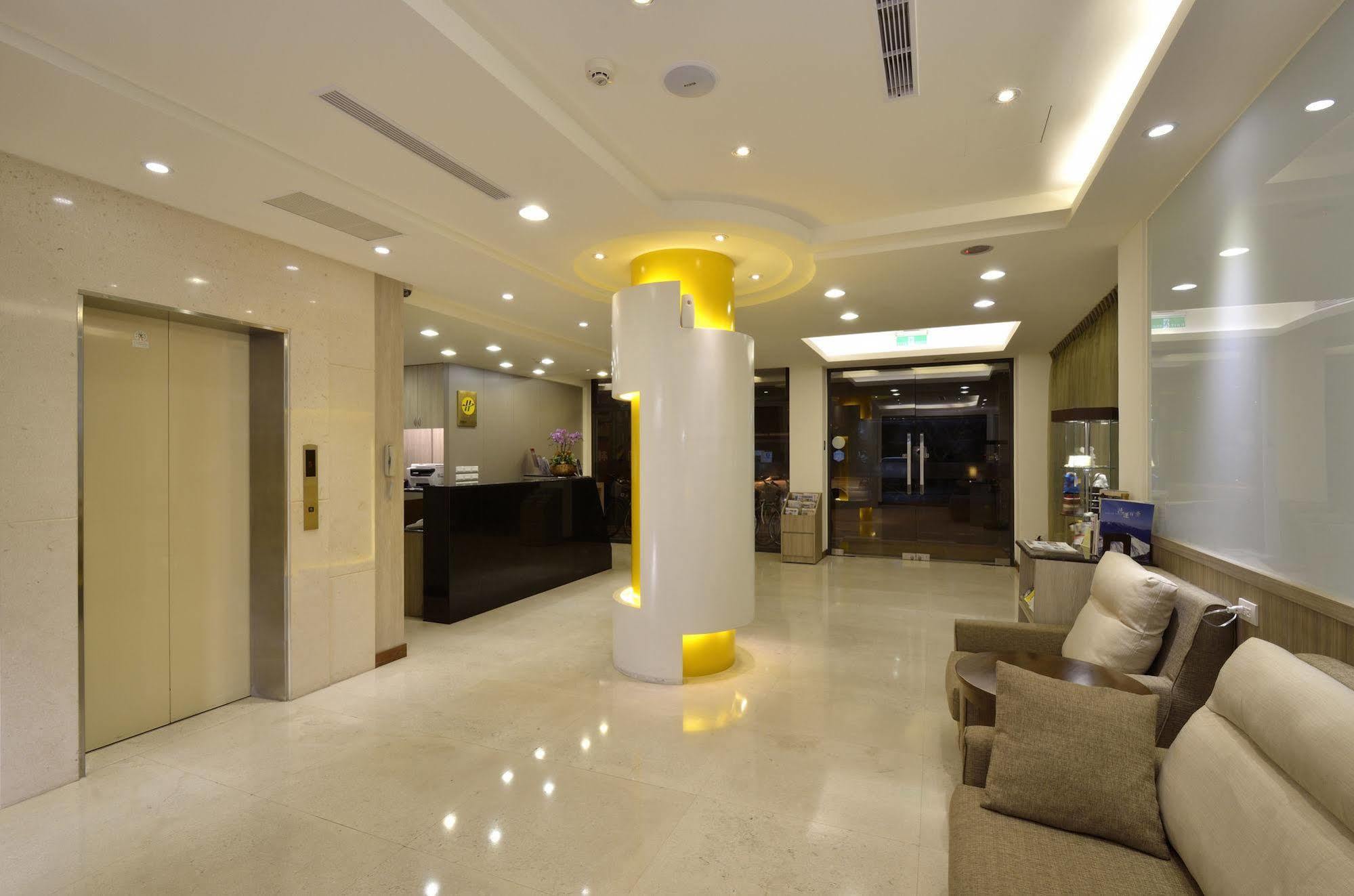 Fupin Hotel Kota Hualien Bagian luar foto